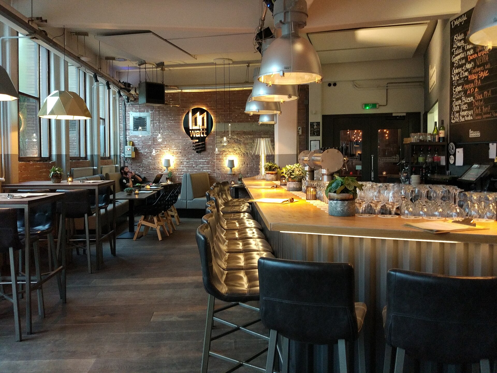Café 100 Watt