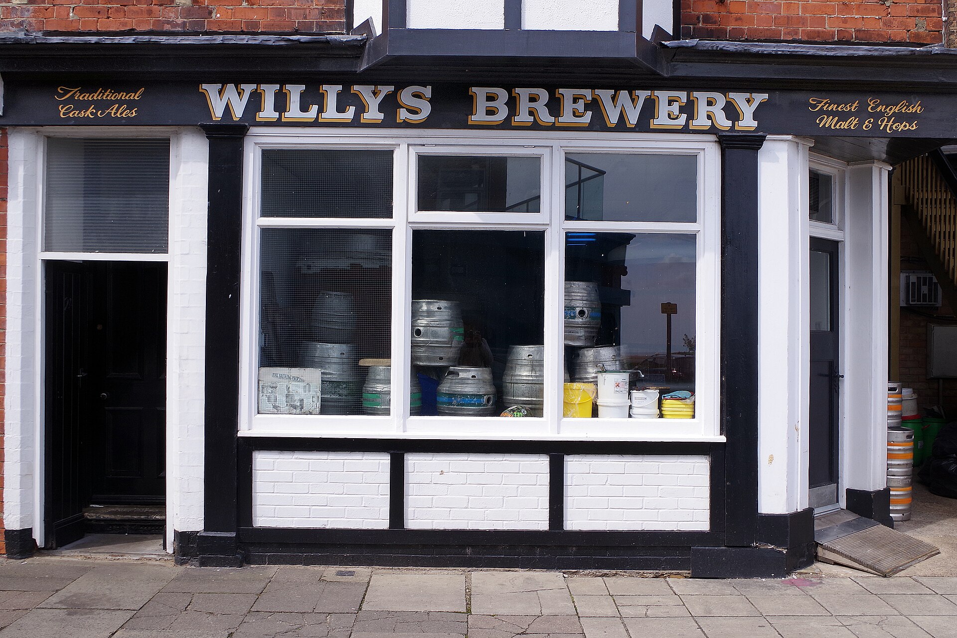 Willys Pub & Brewery